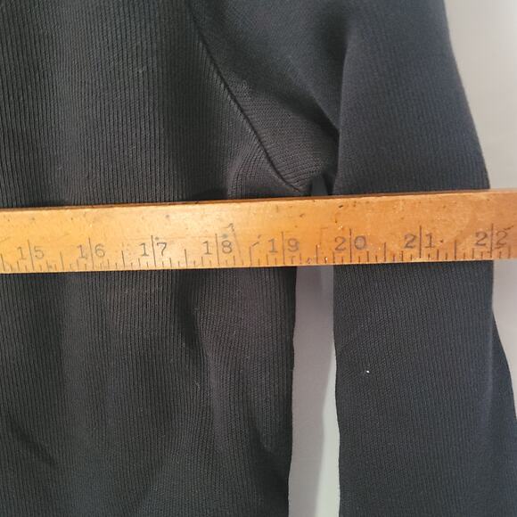 Hugo Boss- Men's Sidney Zip Neck Sweater- Black in color- size Medium - Picture 10 of 11